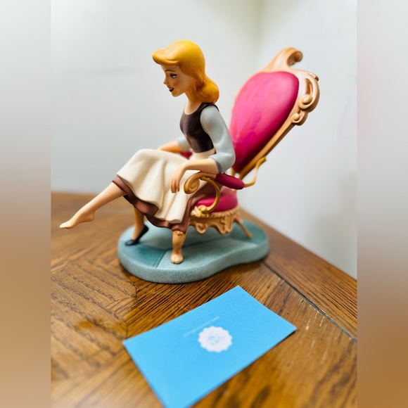 Disney - Picture 5 of 7